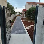 Toket - 6+2 Person Drage