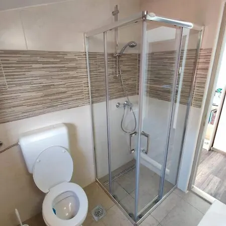 Toket - 6+2 Person *