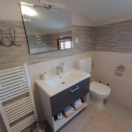 Nyaraló Toket - 6+2 Person Drage