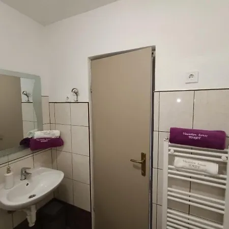 Semesterbostad Toket - 6+2 Person