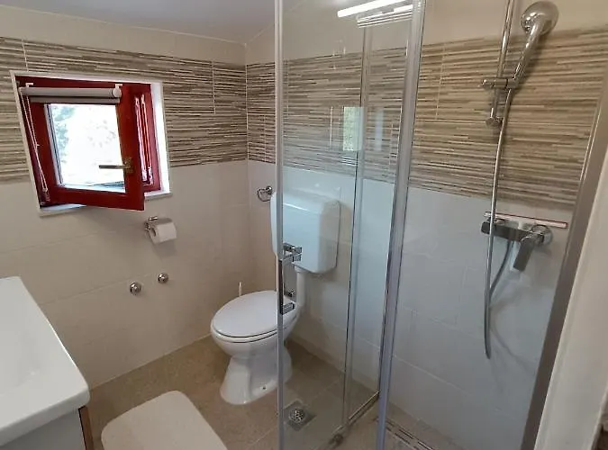 بيت للعطل Toket - 6+2 Person دراغ